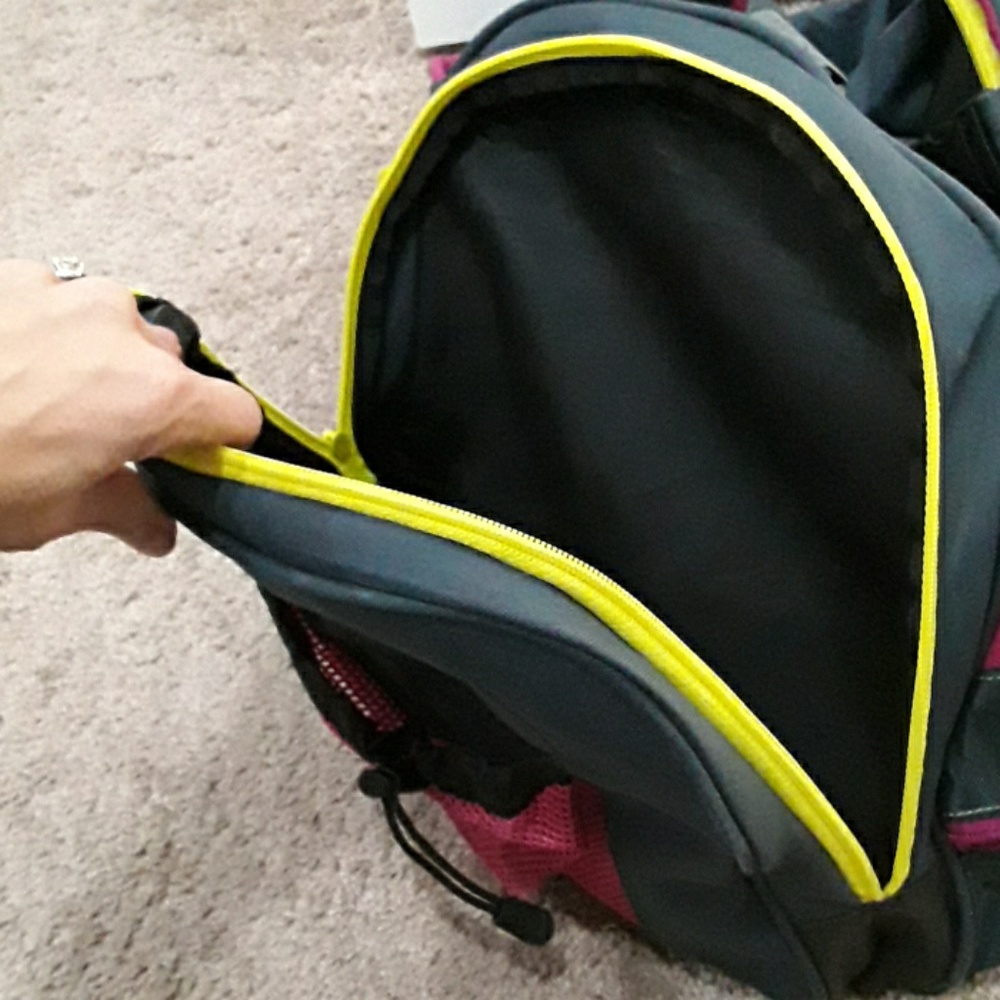 Large Reebok gym bag. - Picture 5 of 5